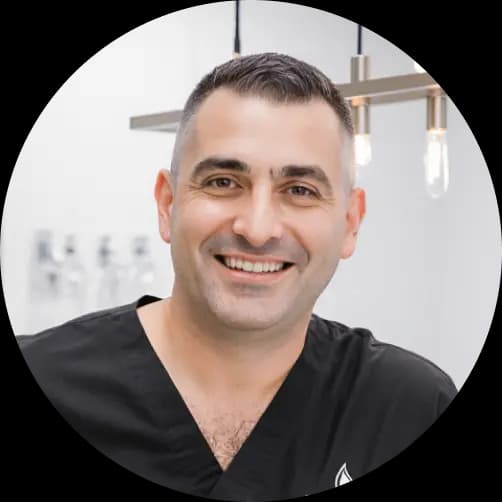 Dr. Sinué - Dueño de clínica estética